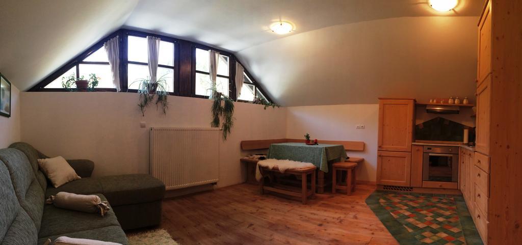 Apartments Pod Macesnovo Streho Solčava Dış mekan fotoğraf